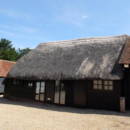 The Thatched Barn 泰姆 外观 照片