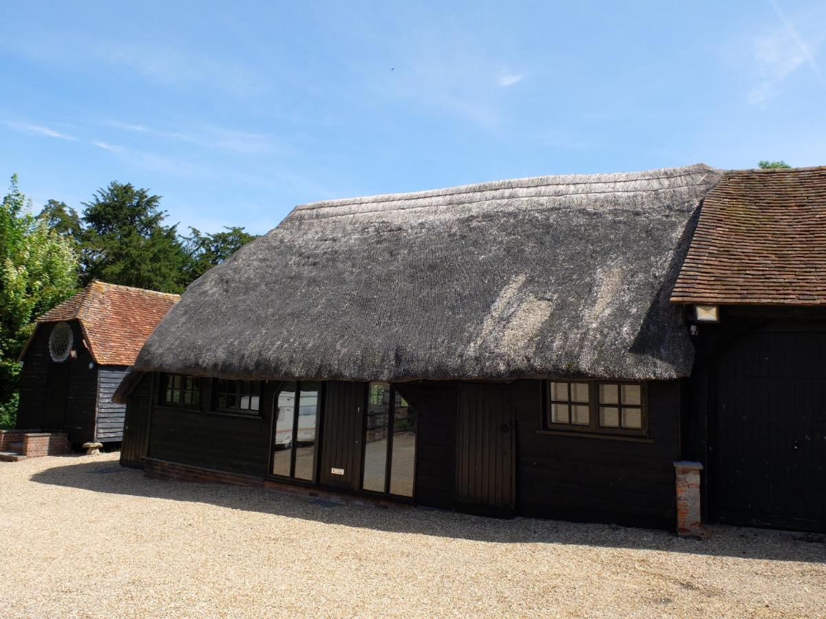 The Thatched Barn 泰姆 外观 照片
